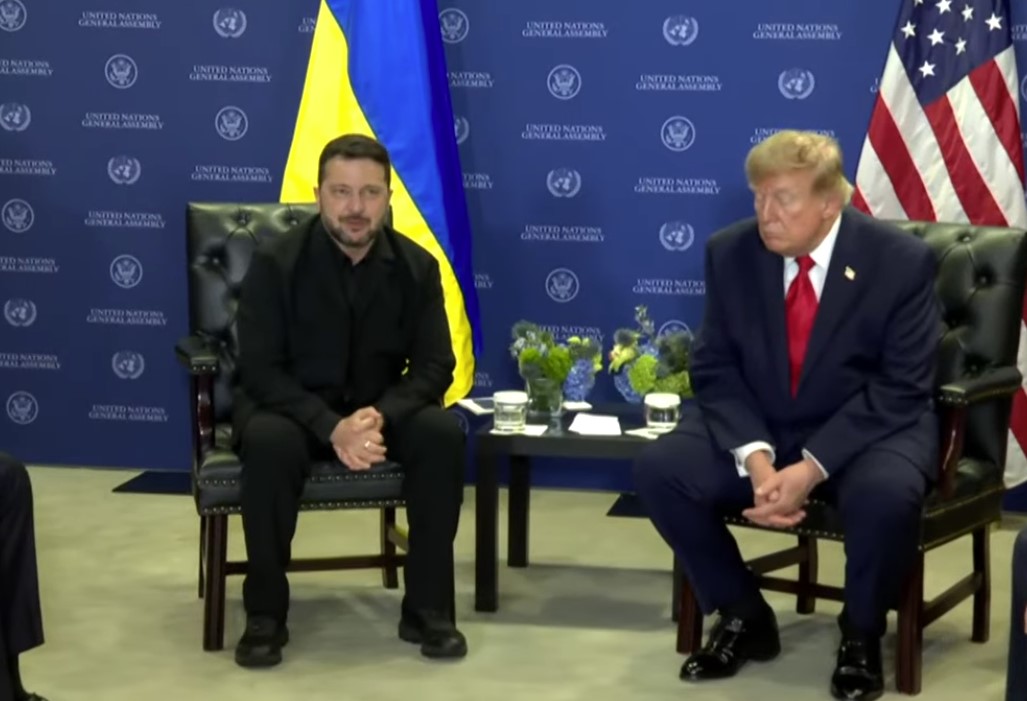 "Найбезсердечніша зрада": The Atlantic розгромив паливну угоду Дональда Трампа з Росією "Найбезсердечніша зрада": The Atlantic розгромив паливну угоду Дональда Трампа з Росією